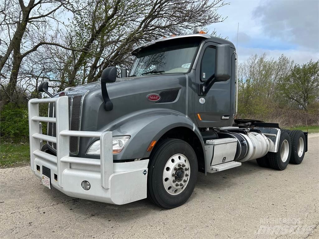 Peterbilt 579 Conventional Trucks / Tractor Trucks