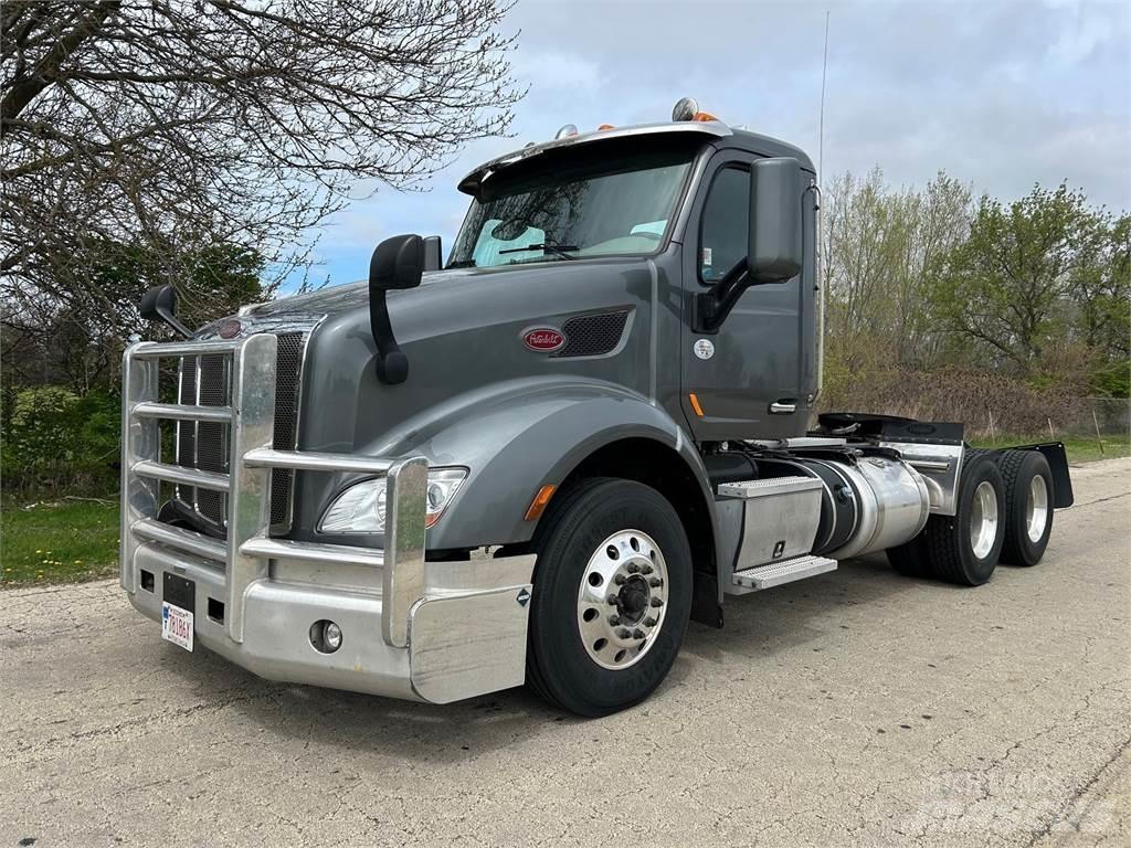 Peterbilt 579 Conventional Trucks / Tractor Trucks