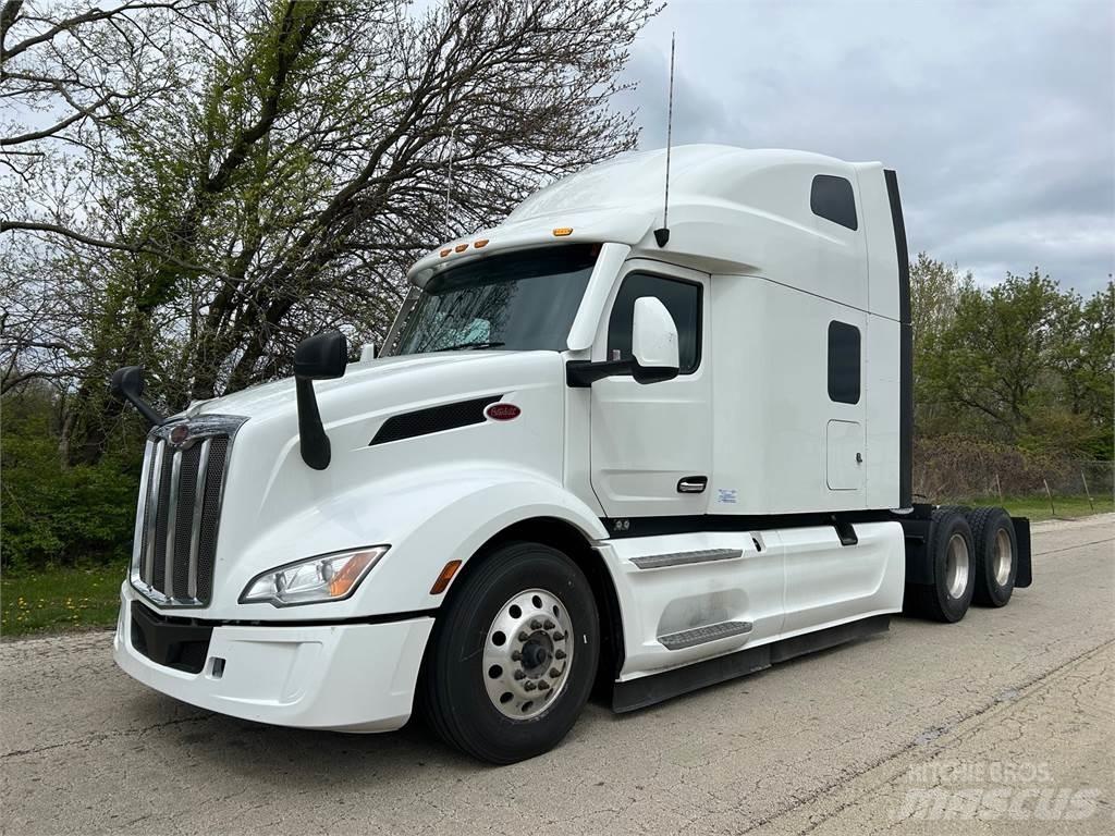 Peterbilt 579 Conventional Trucks / Tractor Trucks