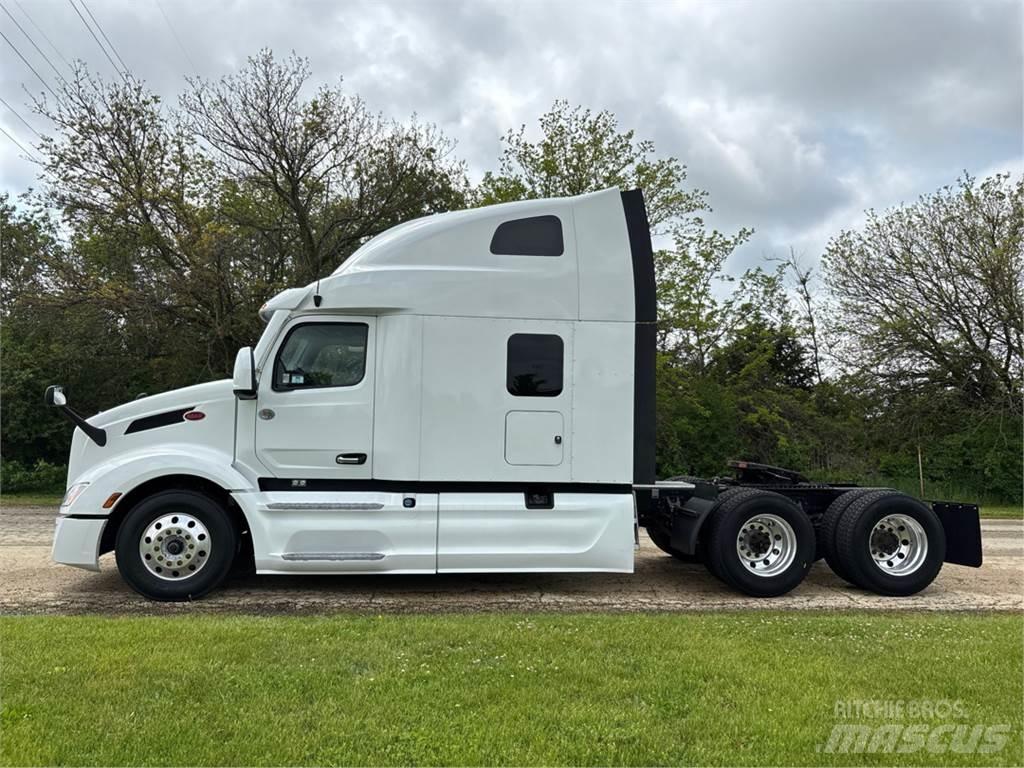 Peterbilt 579 Conventional Trucks / Tractor Trucks