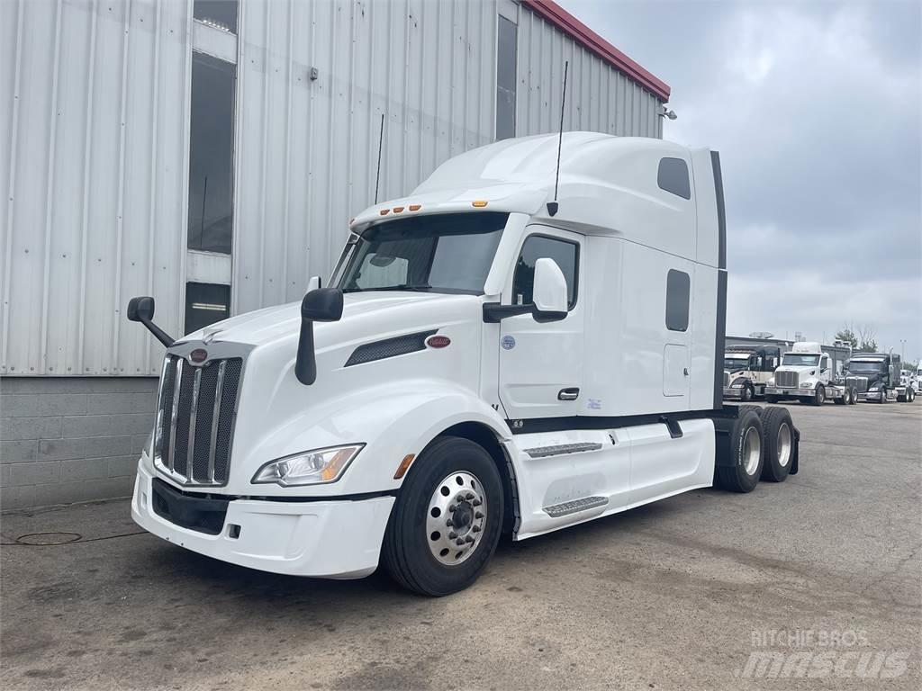 Peterbilt 579 Conventional Trucks / Tractor Trucks