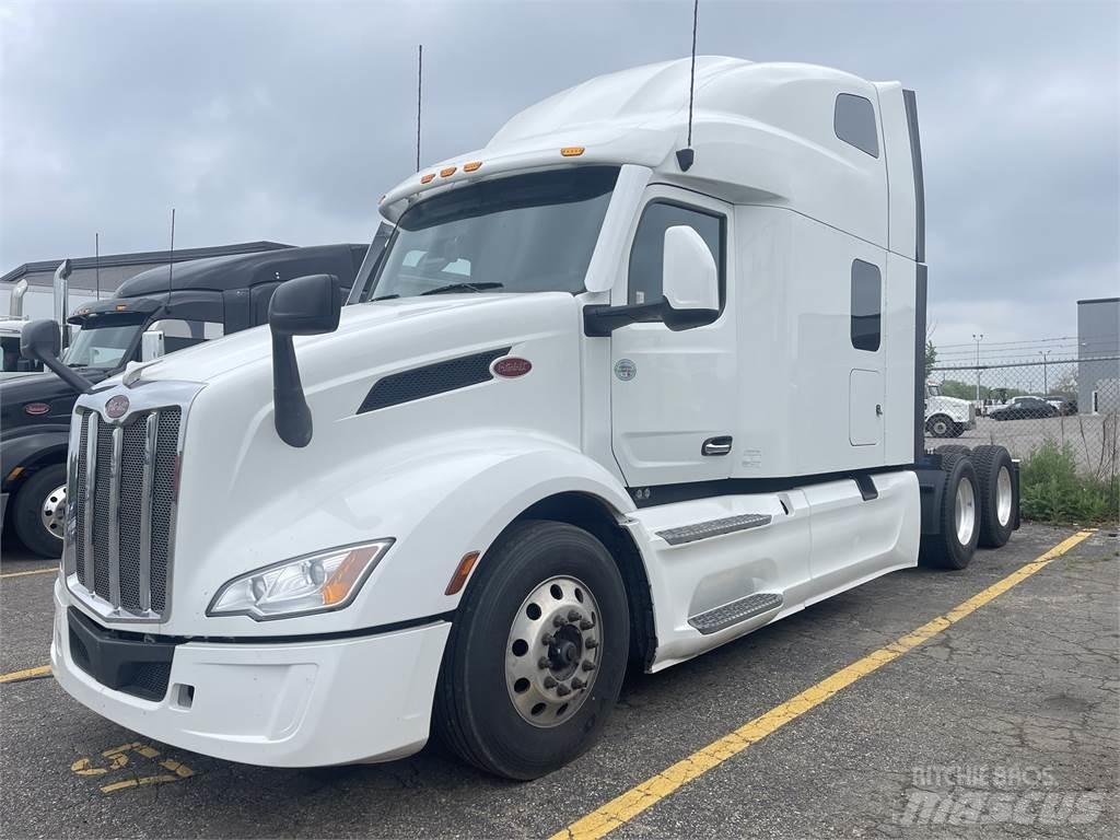 Peterbilt 579 Conventional Trucks / Tractor Trucks