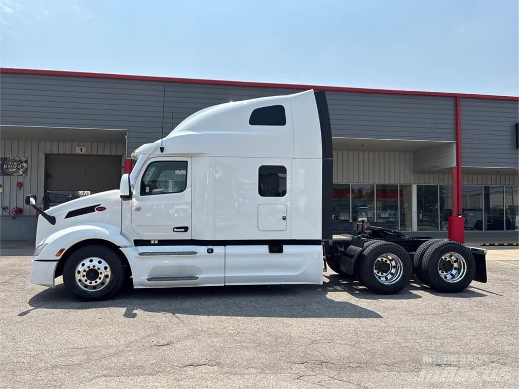 Peterbilt 579 Conventional Trucks / Tractor Trucks