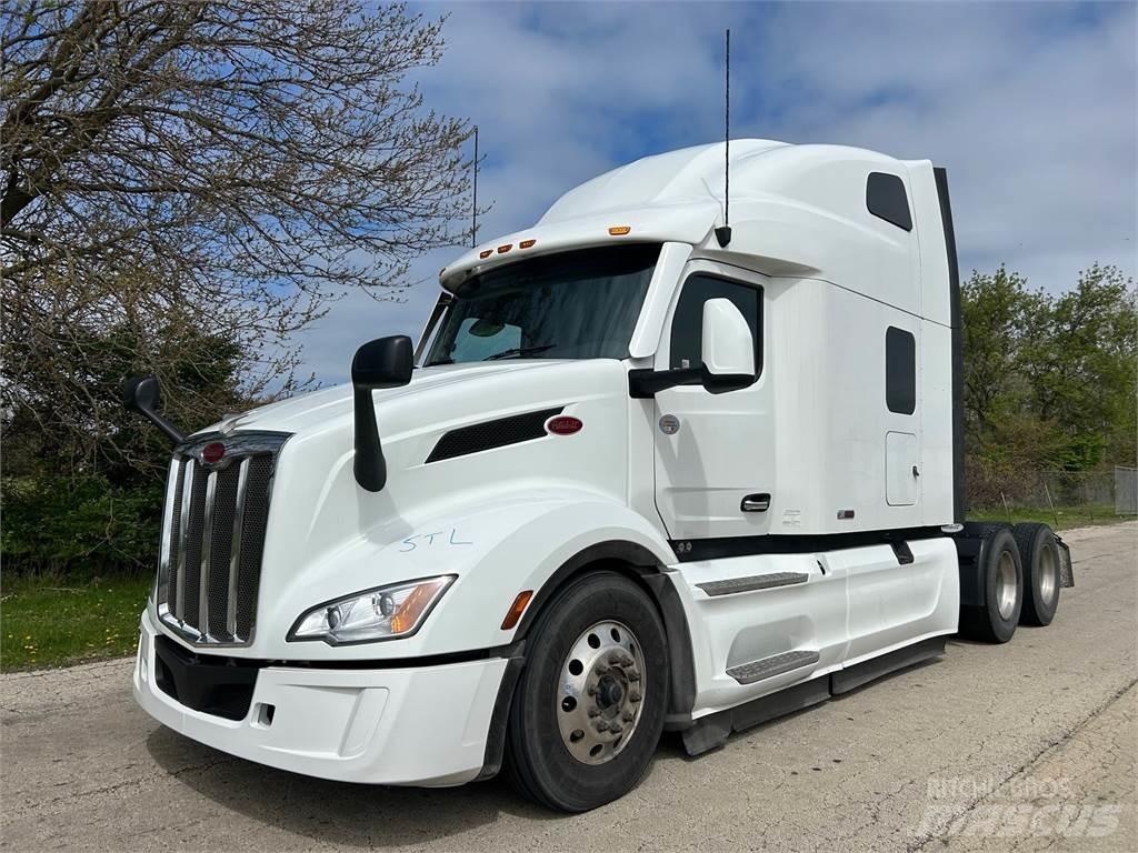 Peterbilt 579 Conventional Trucks / Tractor Trucks