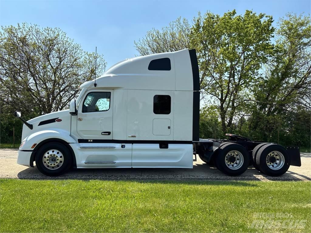 Peterbilt 579 Conventional Trucks / Tractor Trucks