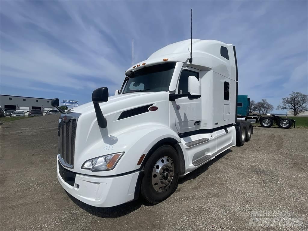 Peterbilt 579 Conventional Trucks / Tractor Trucks
