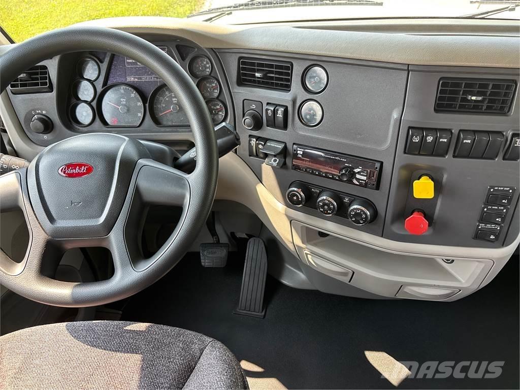 Peterbilt 579 Conventional Trucks / Tractor Trucks