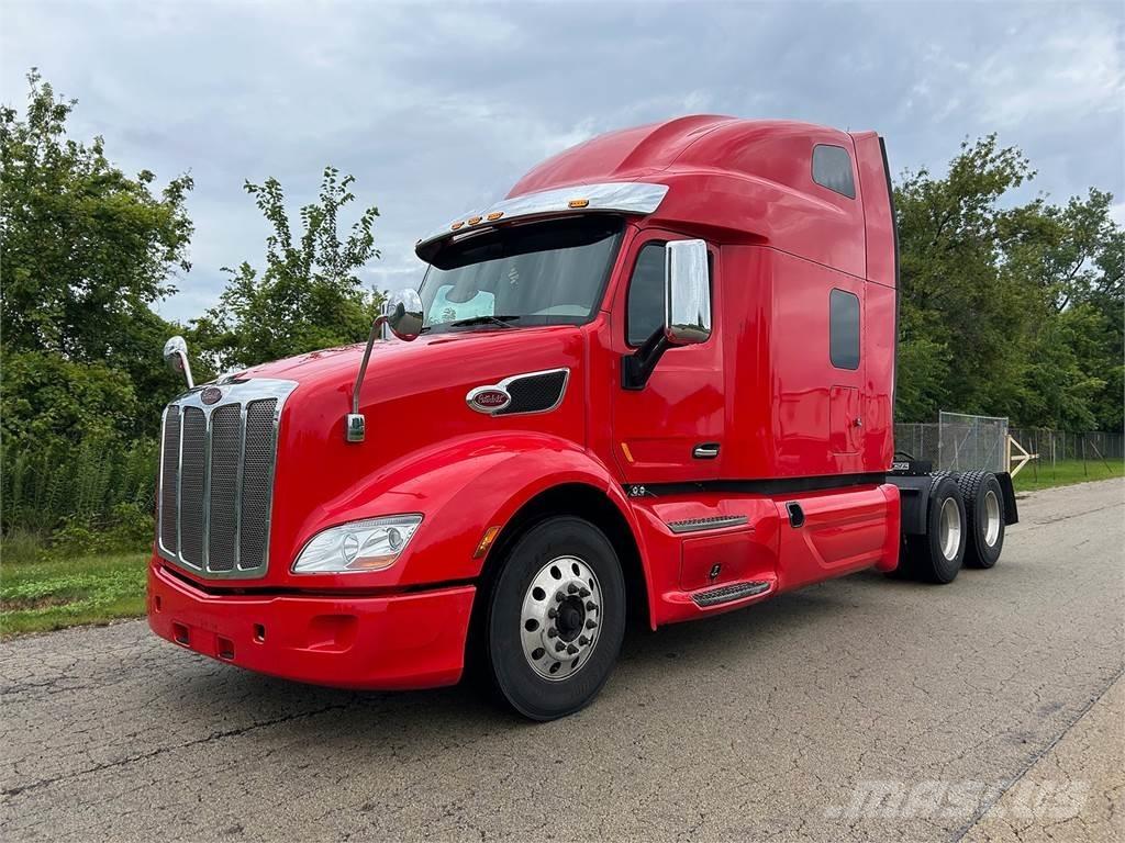 Peterbilt 579 Conventional Trucks / Tractor Trucks