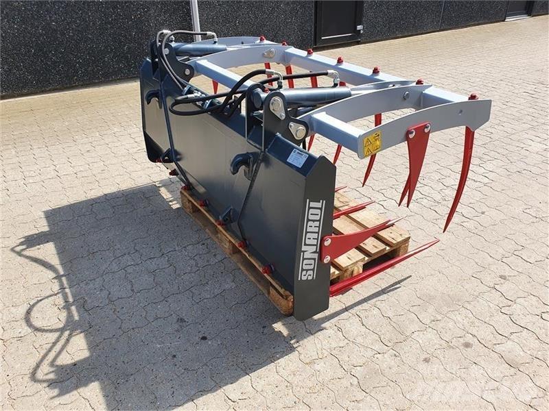  - - - Other tractor accessories