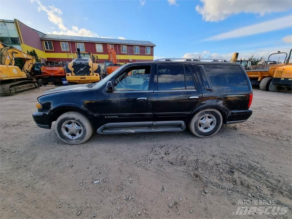 Kita Navigator Automobiles / SUVS