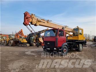 MAZ 533731 Mobile and all terrain cranes