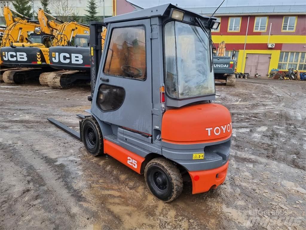Toyota FD25 Diesel Forklifts