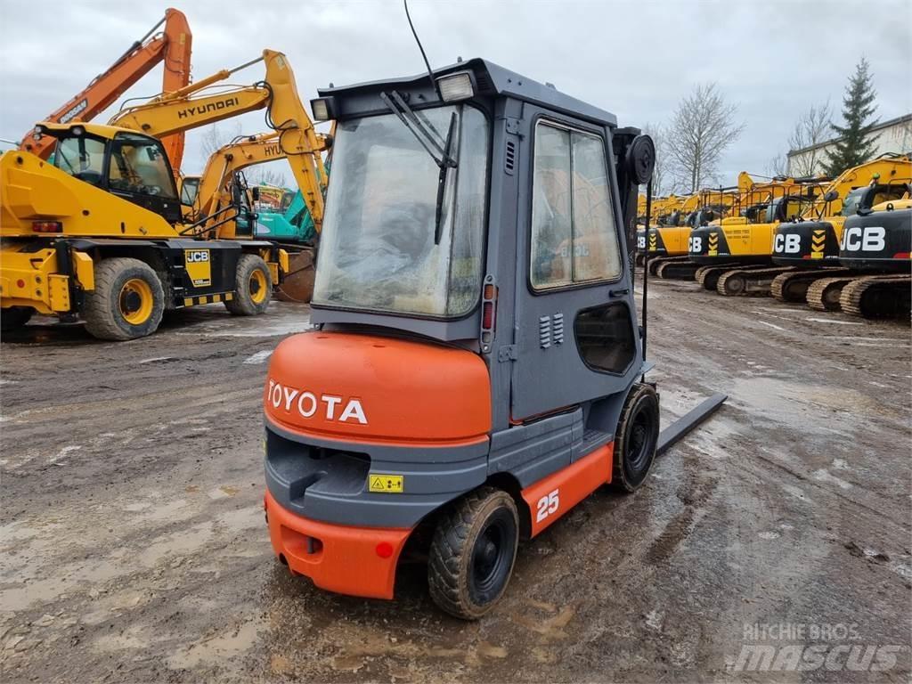 Toyota FD25 Diesel Forklifts