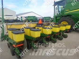 John Deere 1750 Drills