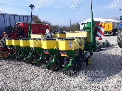 John Deere 1755 Drills