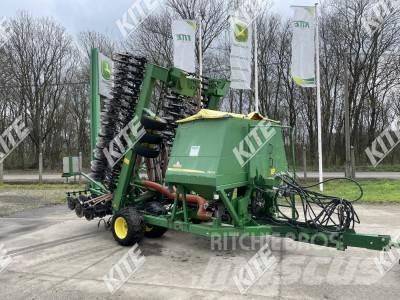 John Deere 740A/9M Farm Drills