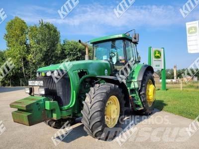 John Deere 8220 Tractors