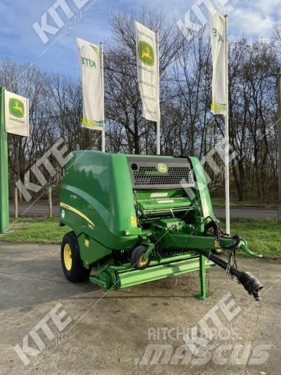 John Deere 960 Round Balers