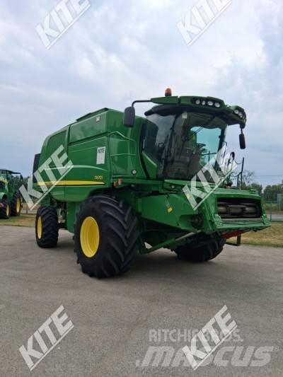 John Deere T670I Combine Harvesters