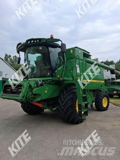 John Deere T670I Combine Harvesters
