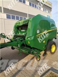 John Deere V451 R Round Balers