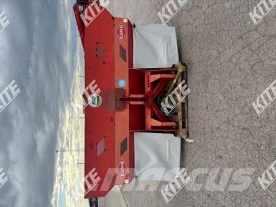 Kuhn Axera M 1102 Sprayer Fertilizers