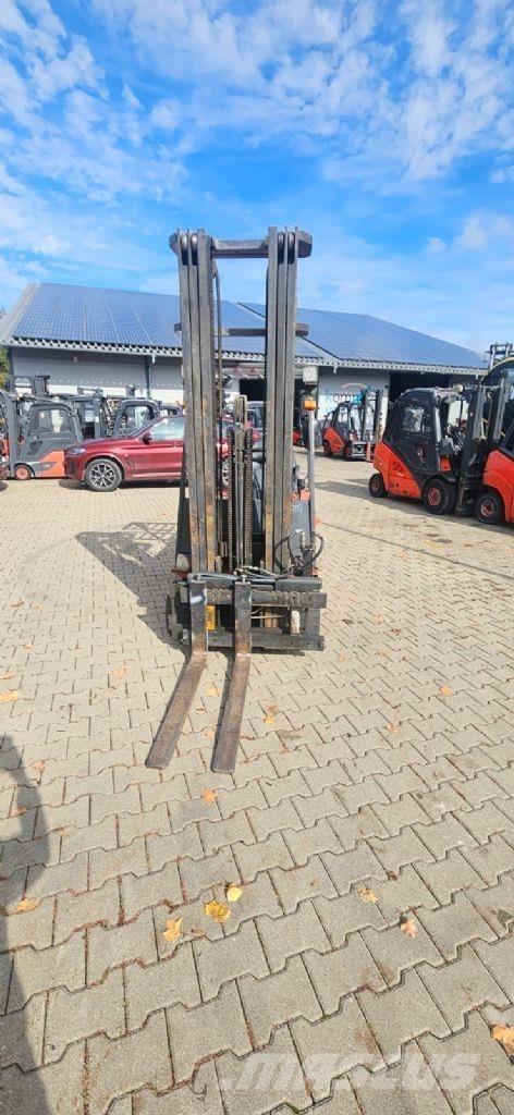 Nissan GN01L18HQ Electric Forklifts