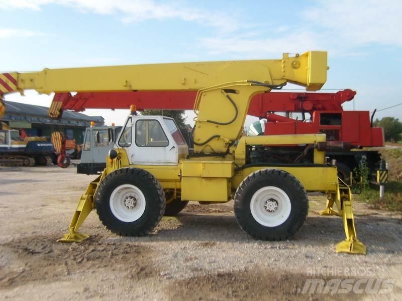 Austin WESTERN Rough Terrain Cranes