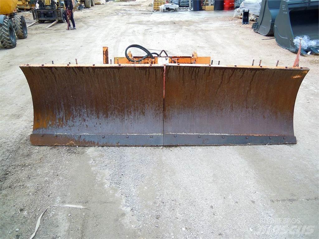  BOMBELLI EFU 28 Snow Blades And Plows