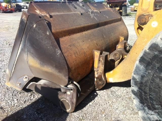 CASE 721B Wheel Loaders