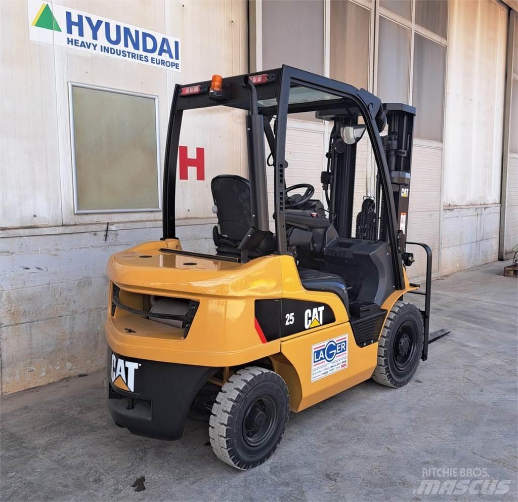CAT DP25N Diesel Forklifts