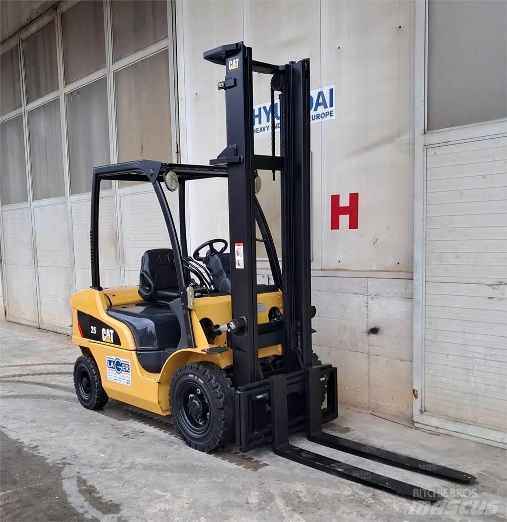CAT DP25N Diesel Forklifts