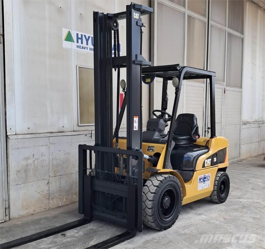 CAT DP30NT Diesel Forklifts