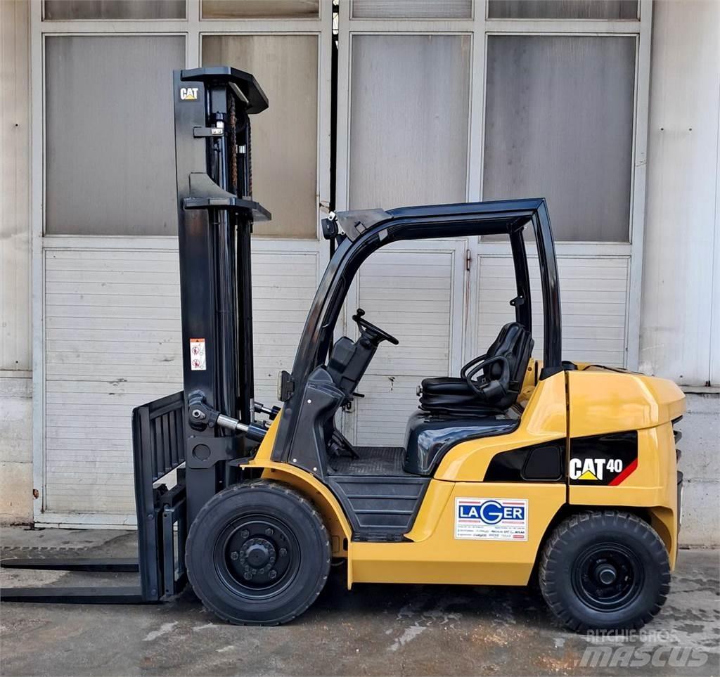 CAT DP40NT Diesel Forklifts