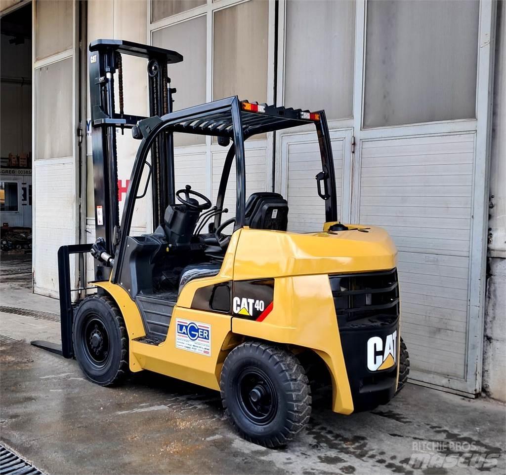 CAT DP40NT Diesel Forklifts