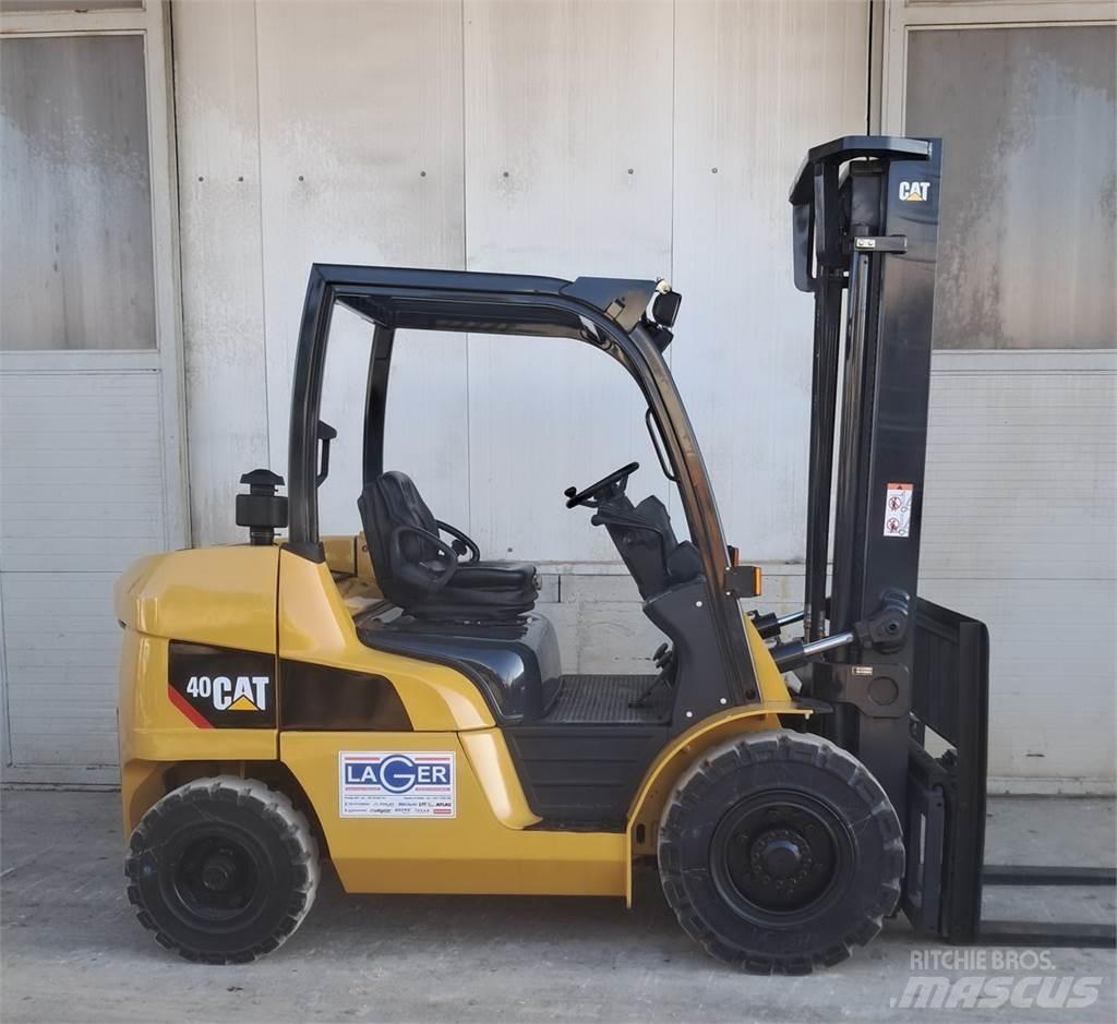 CAT DP40NT Diesel Forklifts