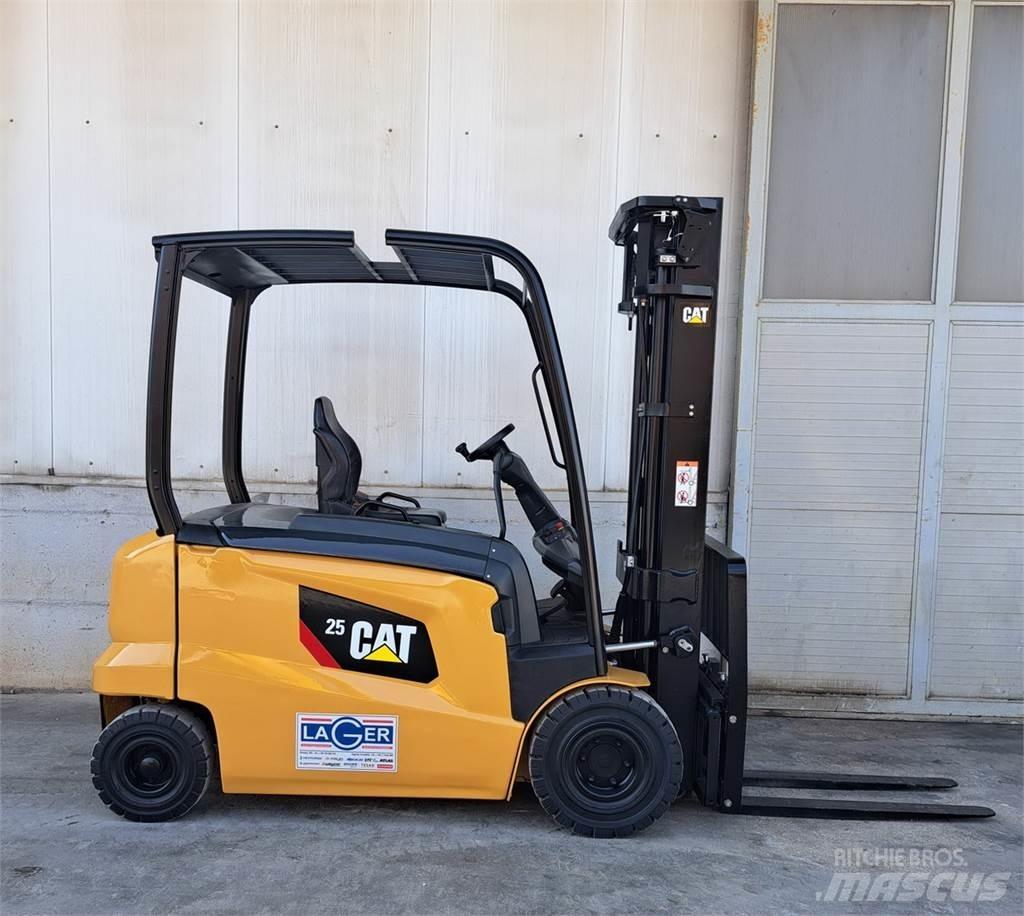 CAT EP25N Electric Forklifts
