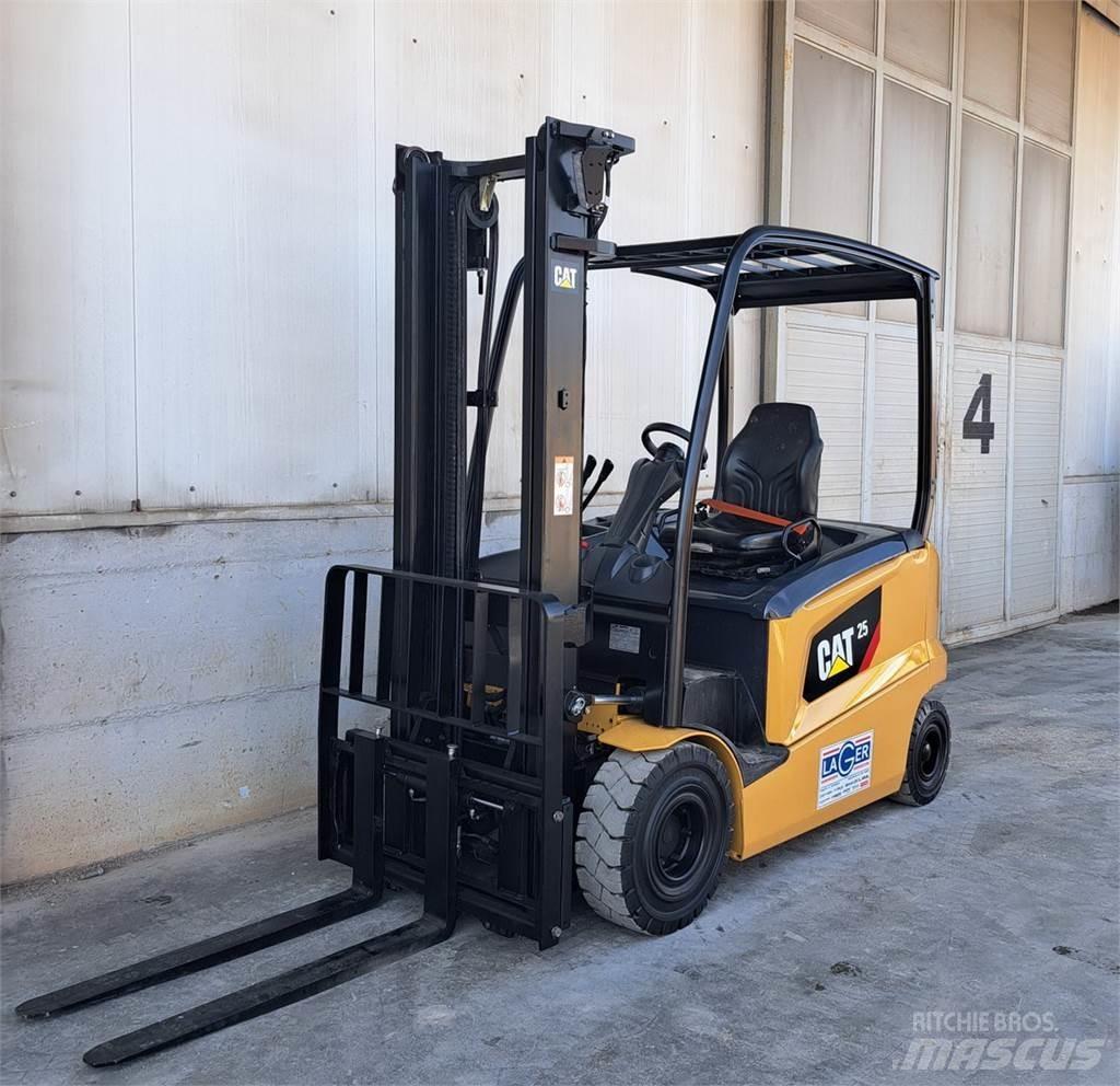 CAT EP25N Electric Forklifts