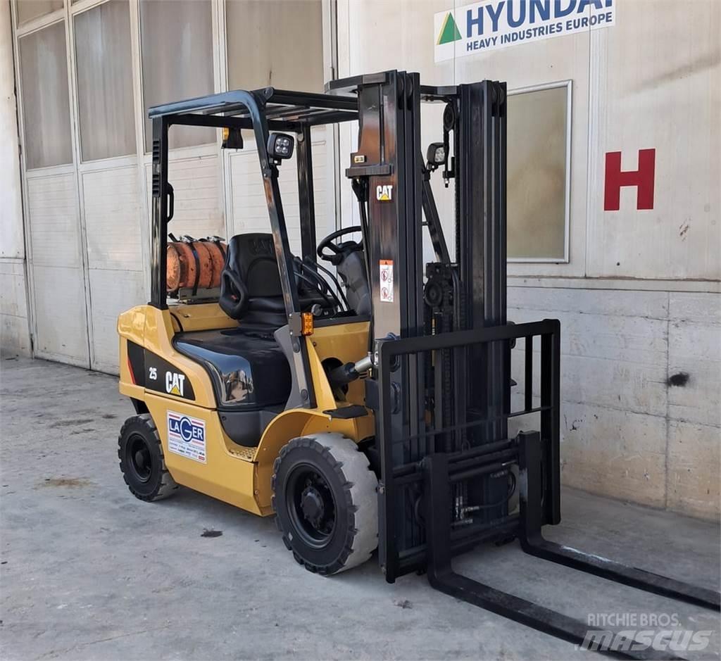 CAT GP25NT LPG trucks