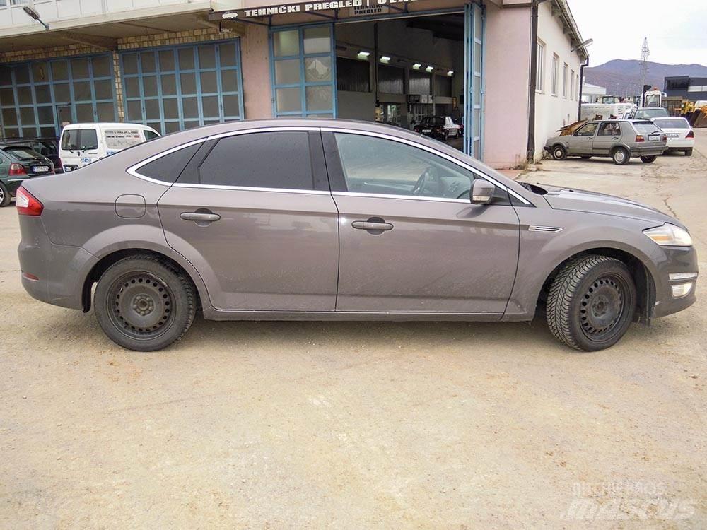 Ford Mondeo Automobiles / SUVS