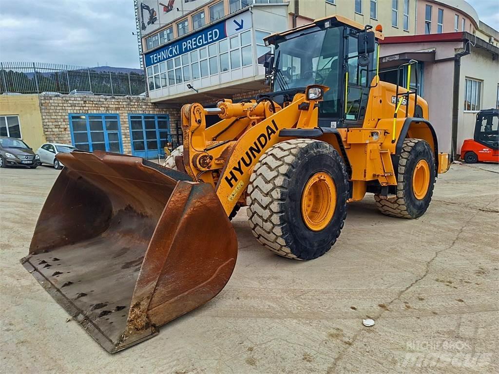 Hyundai HL960 Wheel Loaders