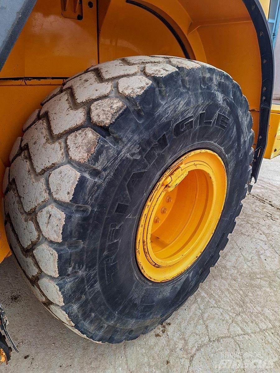 Hyundai HL960 Wheel Loaders
