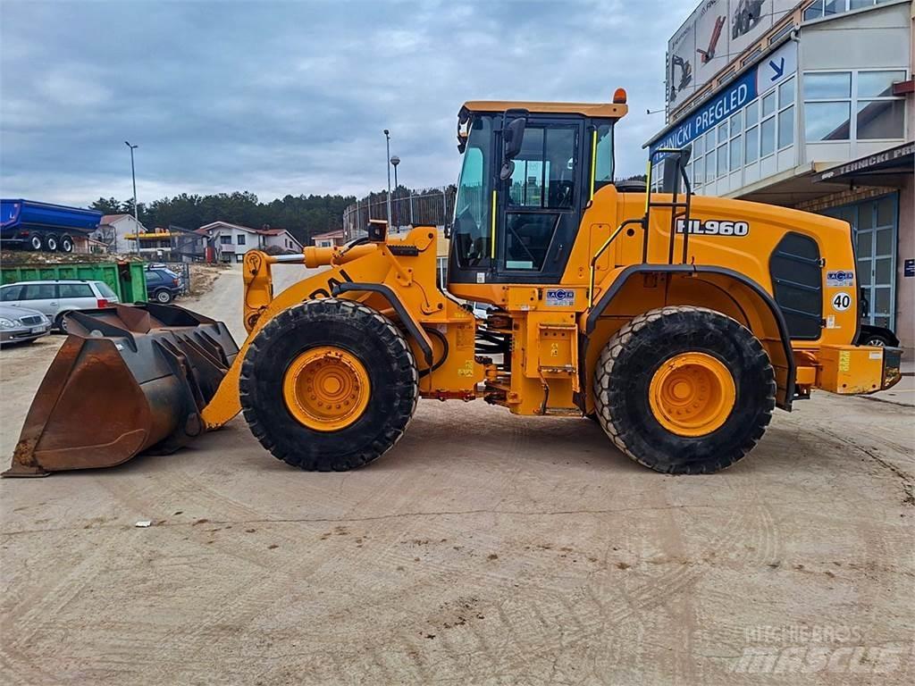Hyundai HL960 Wheel Loaders