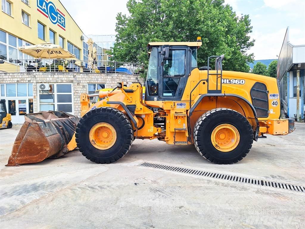 Hyundai HL960 Wheel Loaders