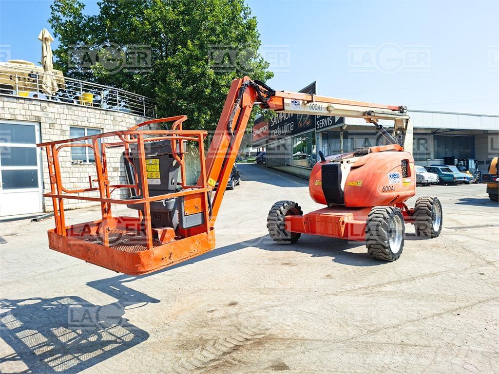 JLG 600AJ Articulated boom lifts