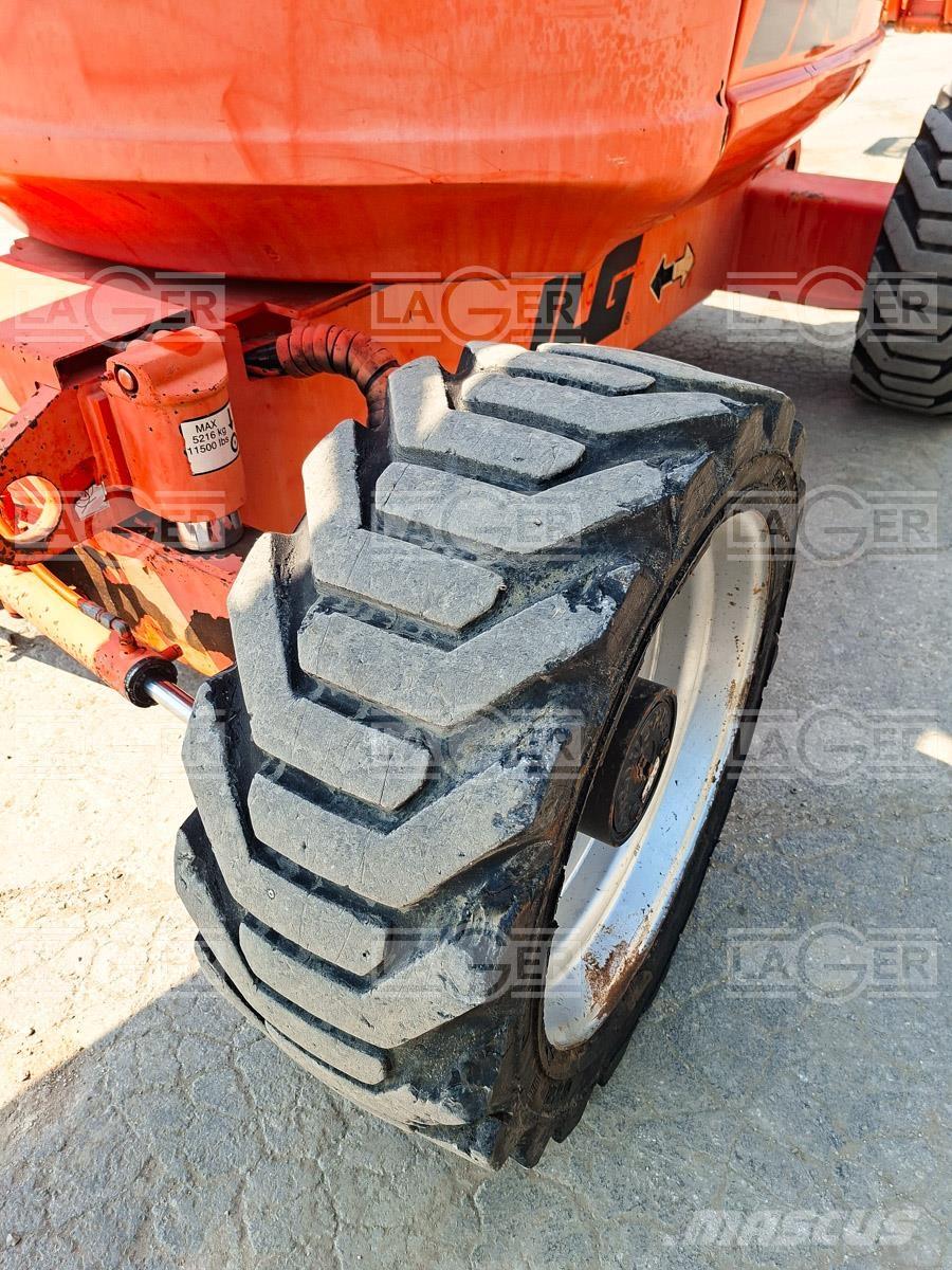 JLG 600AJ Articulated boom lifts