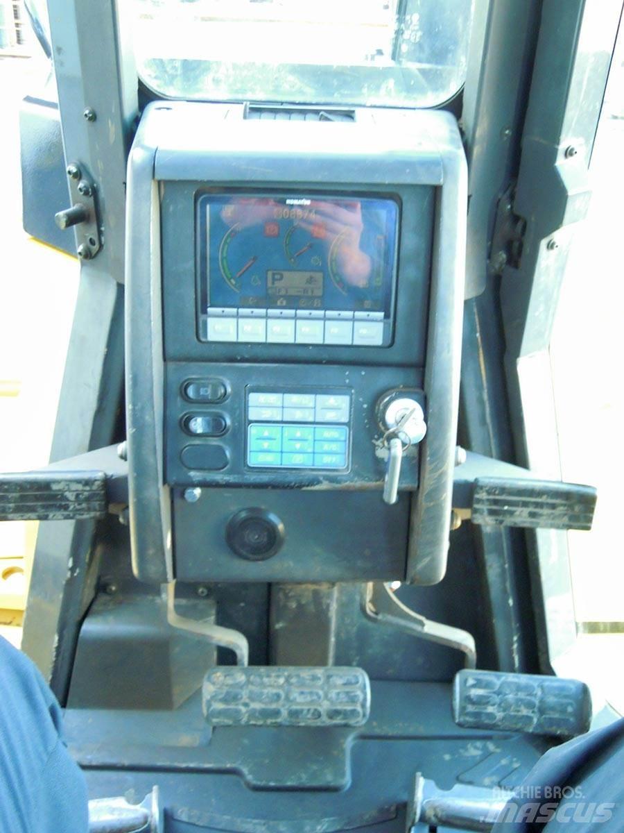 Komatsu D155AX-6 Crawler dozers