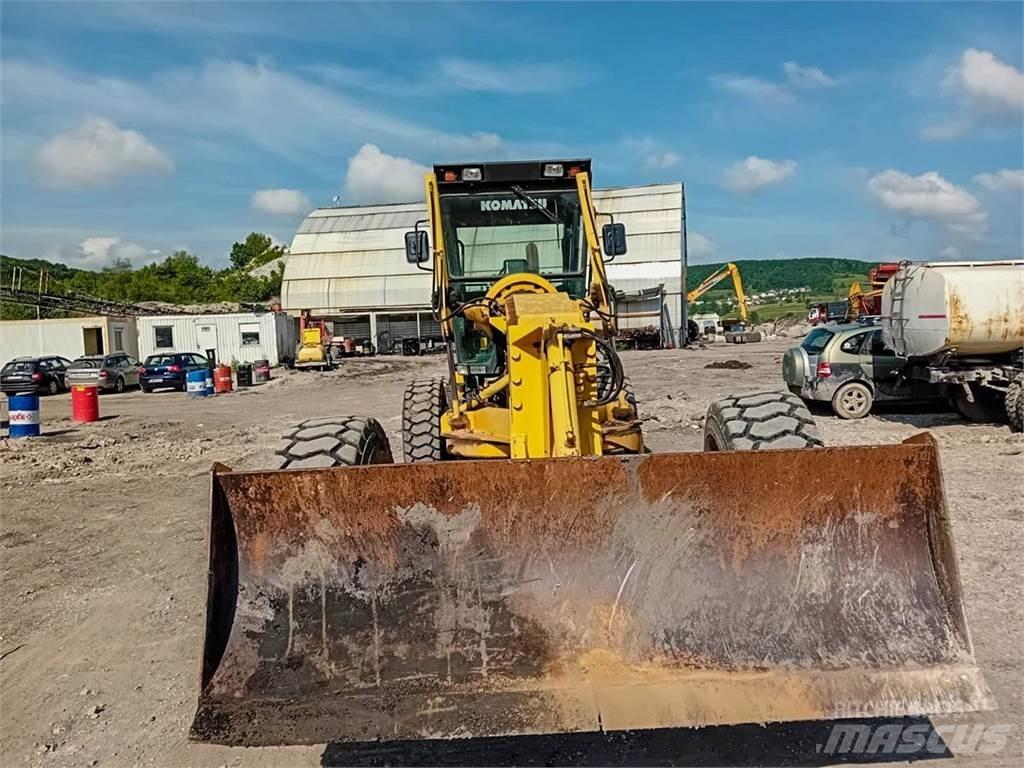 Komatsu GD655-3A Motor Graders