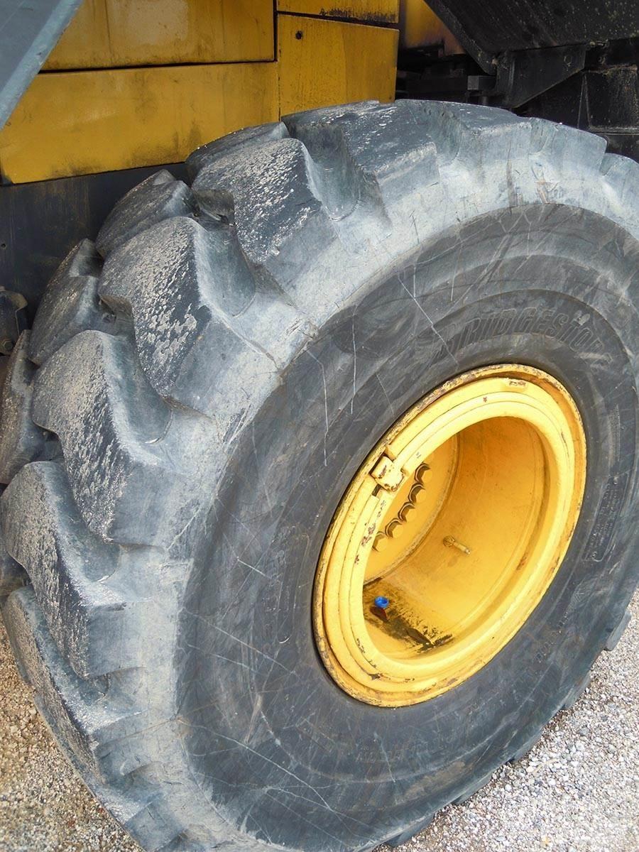 Komatsu WA430- 6E0 Wheel Loaders