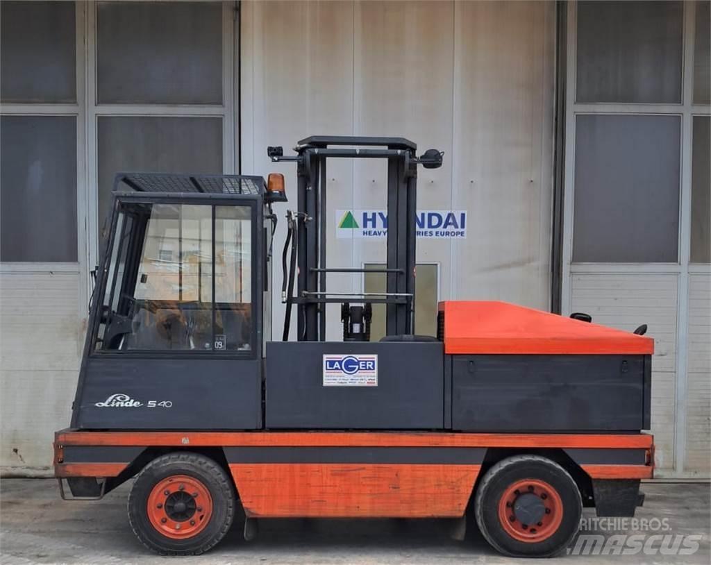 Linde S 40 Side Loaders